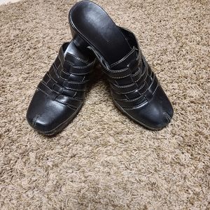 Naturalizer black leather upper Clogs